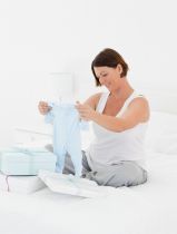 Jak rozliczyć składkę na prywatną opiekę medyczną matki na urlopie macierzyńskim