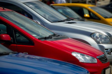 Zakup samochodu a złożenie informacji VAT-23 przez komis samochodowy
